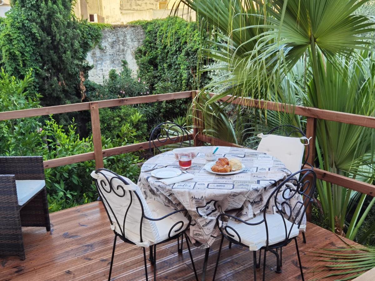 Le Clos Des Consuls Tarascon Ngoại thất bức ảnh